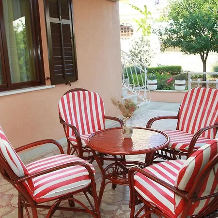 Apartment Dragan *